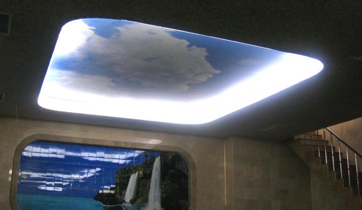 Светодиодная лента Arlight в подсветке потолка в бассейне