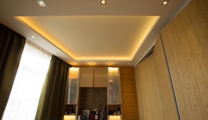 Подсветка многоуровневого гипсокартонного потолка и полок