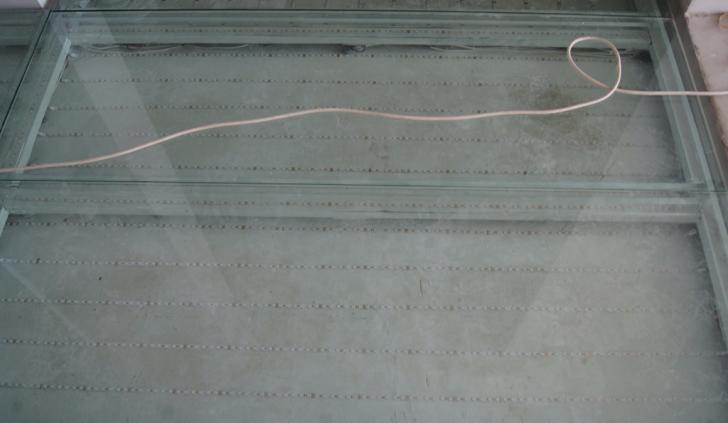 Расположение светодиодной ленты Arlight для подсветки пола из оникса
