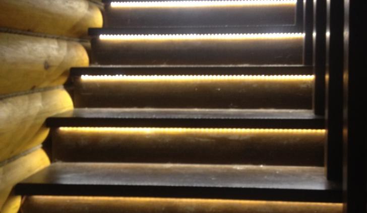 Лестница со светодиодной подсветкой
